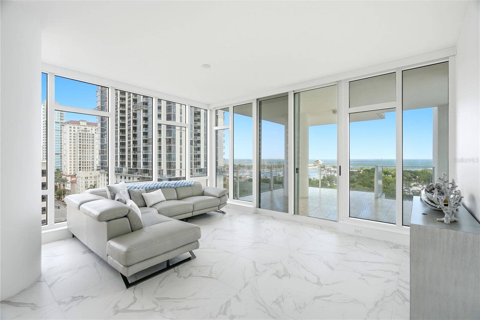 175 1ST STREET S, #1008, St Petersburg, FL 33701 175 1ST STREET S, #1008, St Petersburg, FL 33701