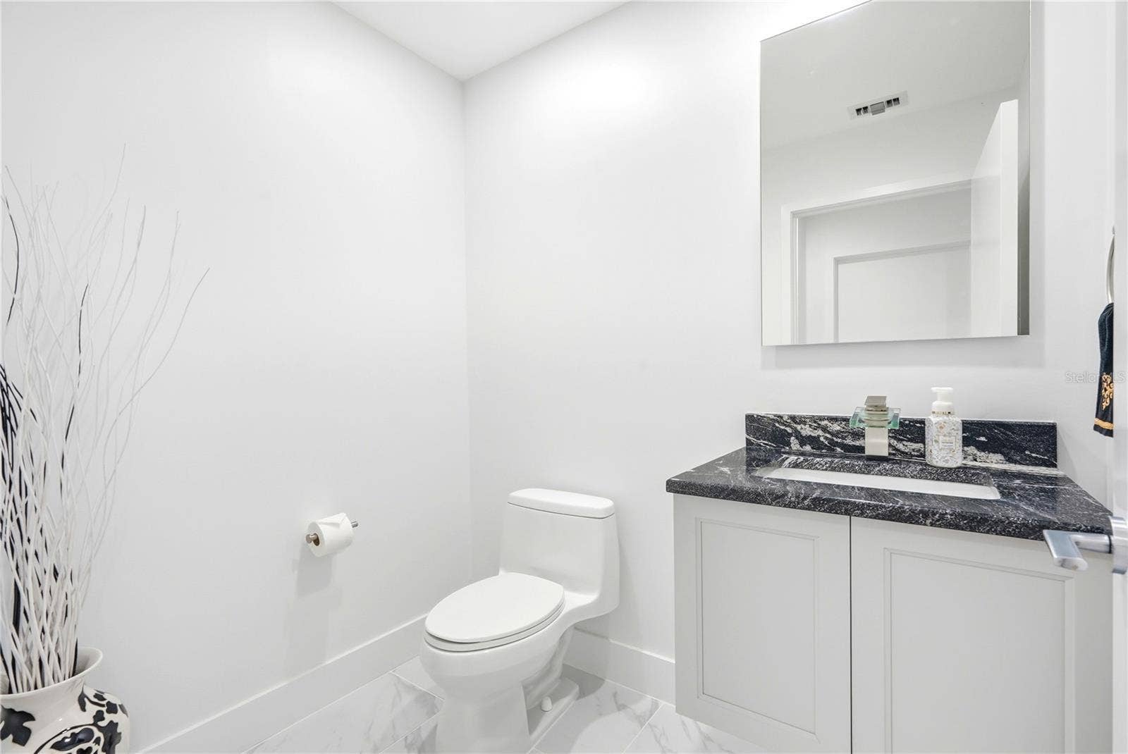 175 1ST STREET S, #1008, St Petersburg, FL 33701 175 1ST STREET S, #1008, St Petersburg, FL 33701