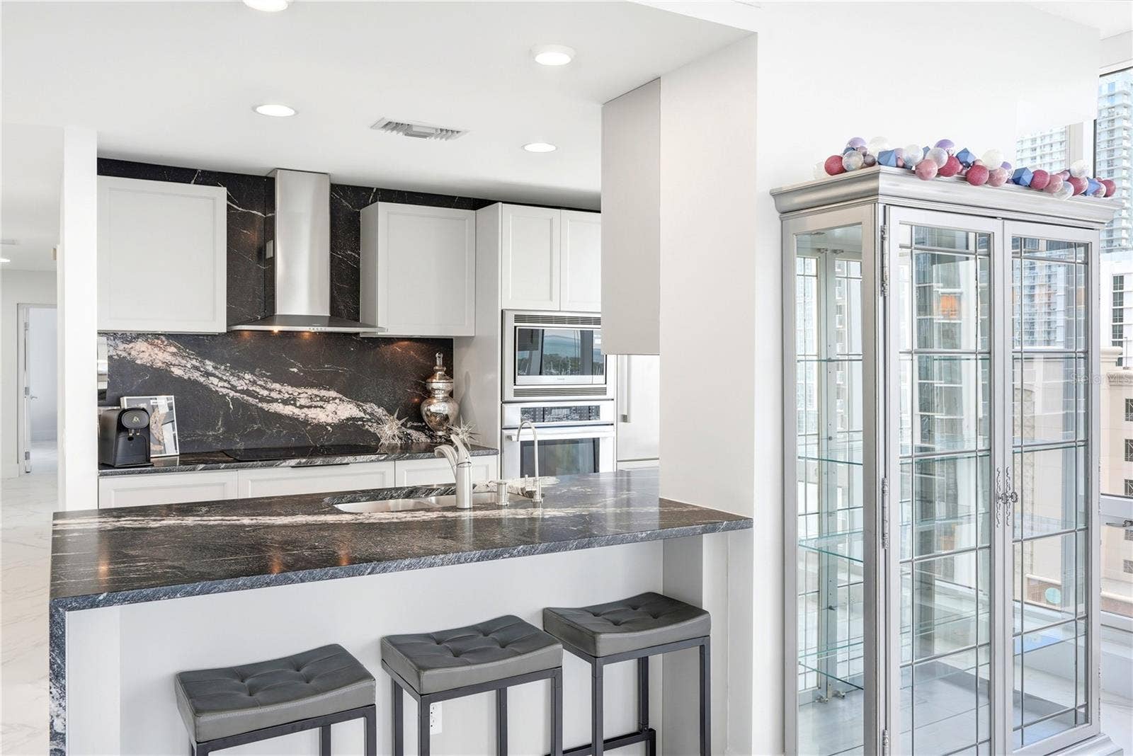 175 1ST STREET S, #1008, St Petersburg, FL 33701 175 1ST STREET S, #1008, St Petersburg, FL 33701