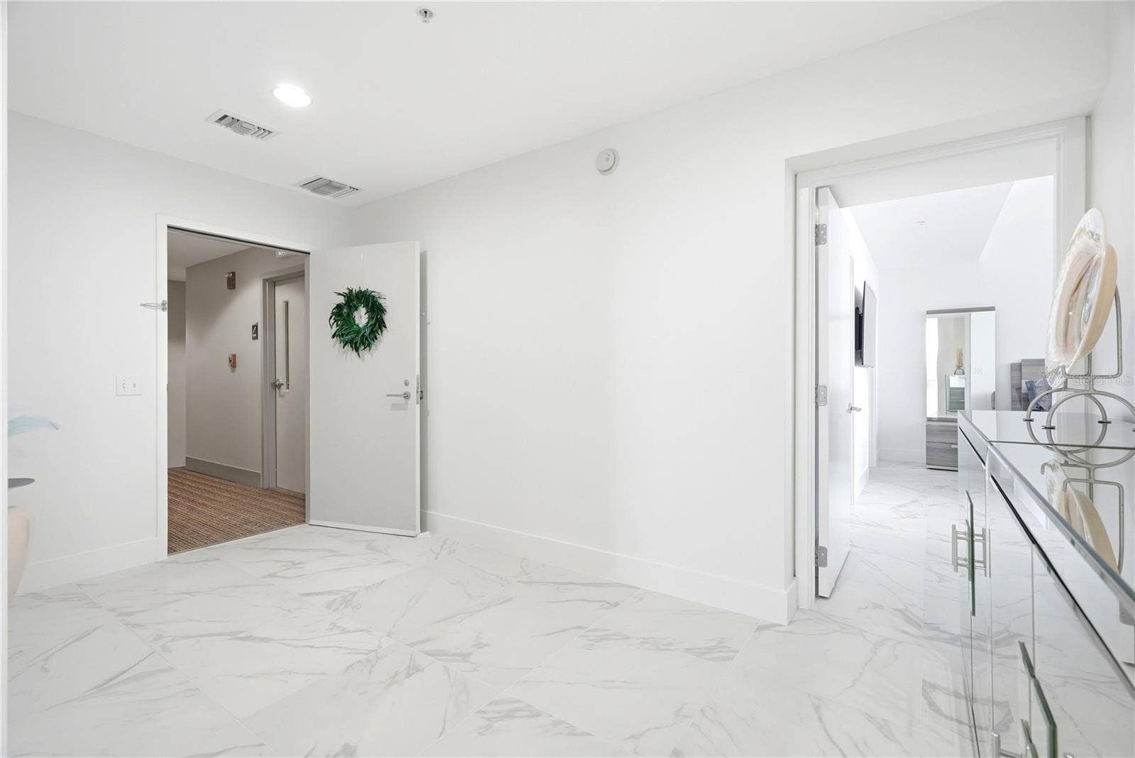 175 1ST STREET S, #1008, St Petersburg, FL 33701 175 1ST STREET S, #1008, St Petersburg, FL 33701