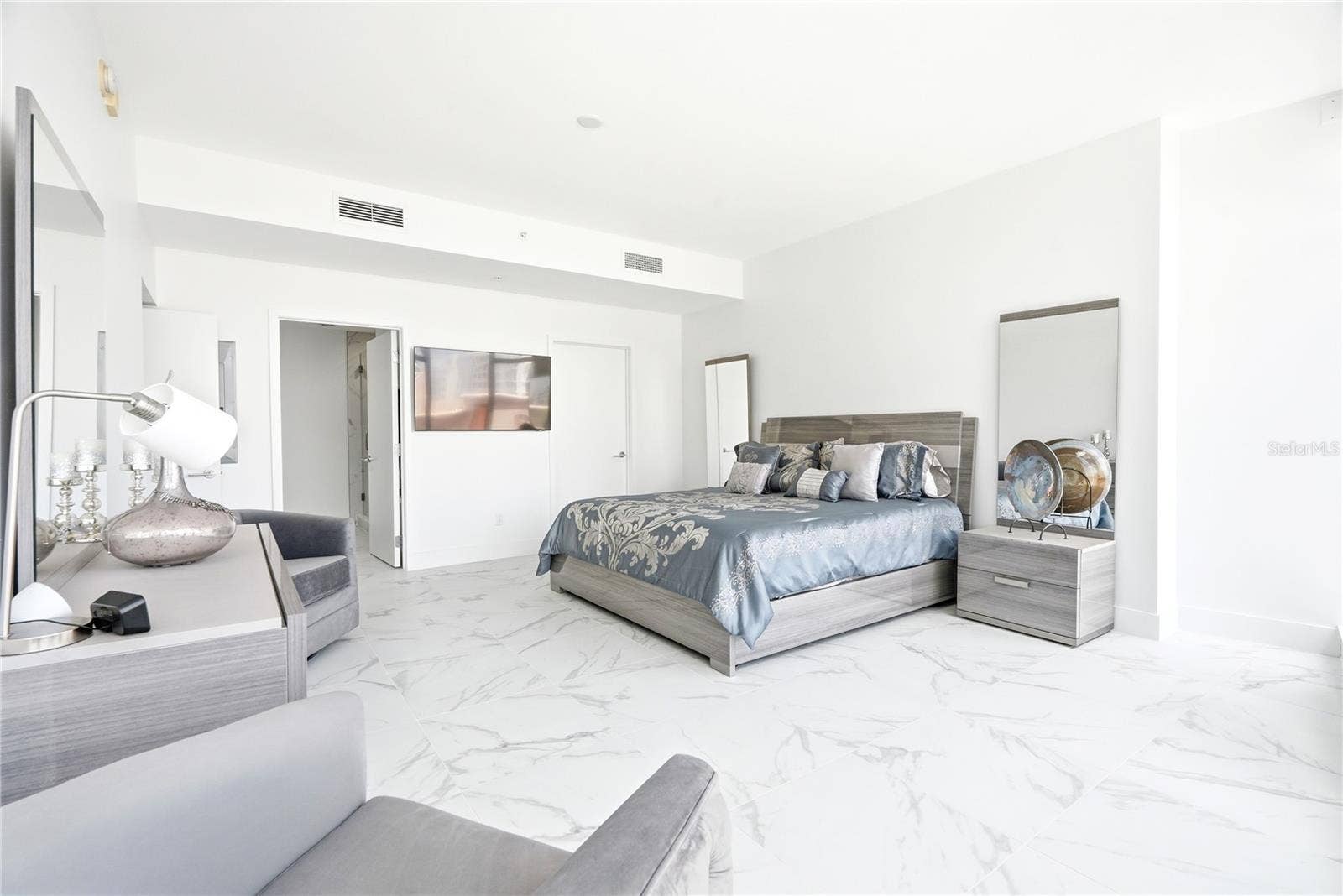 175 1ST STREET S, #1008, St Petersburg, FL 33701 175 1ST STREET S, #1008, St Petersburg, FL 33701