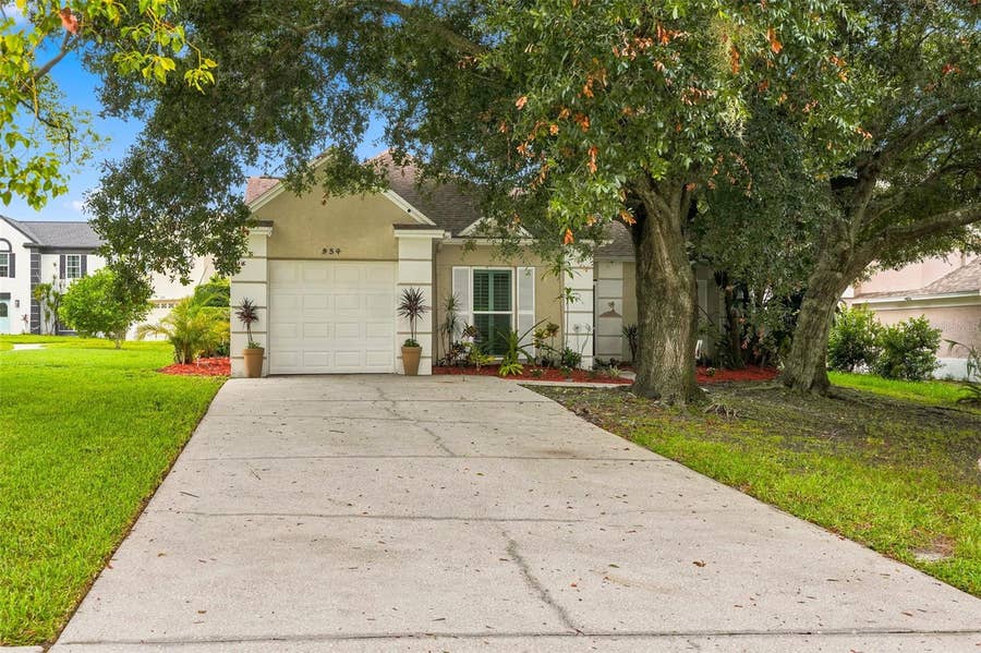 Property photo for 934 BERKLEY COURT N, Palm Harbor, FL