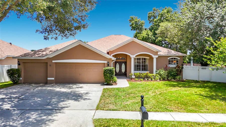 Property photo for 2866 DUNCAN TREE CIRCLE, Valrico, FL
