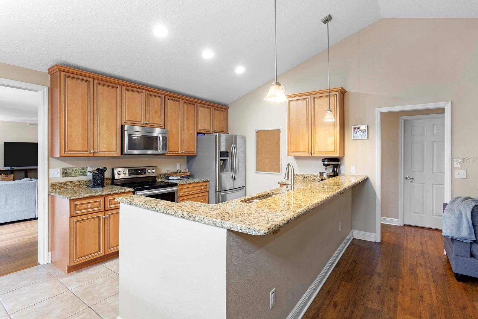 12803 RAIN FOREST STREET, Temple Terrace, FL 33617 Counter Sitting Space