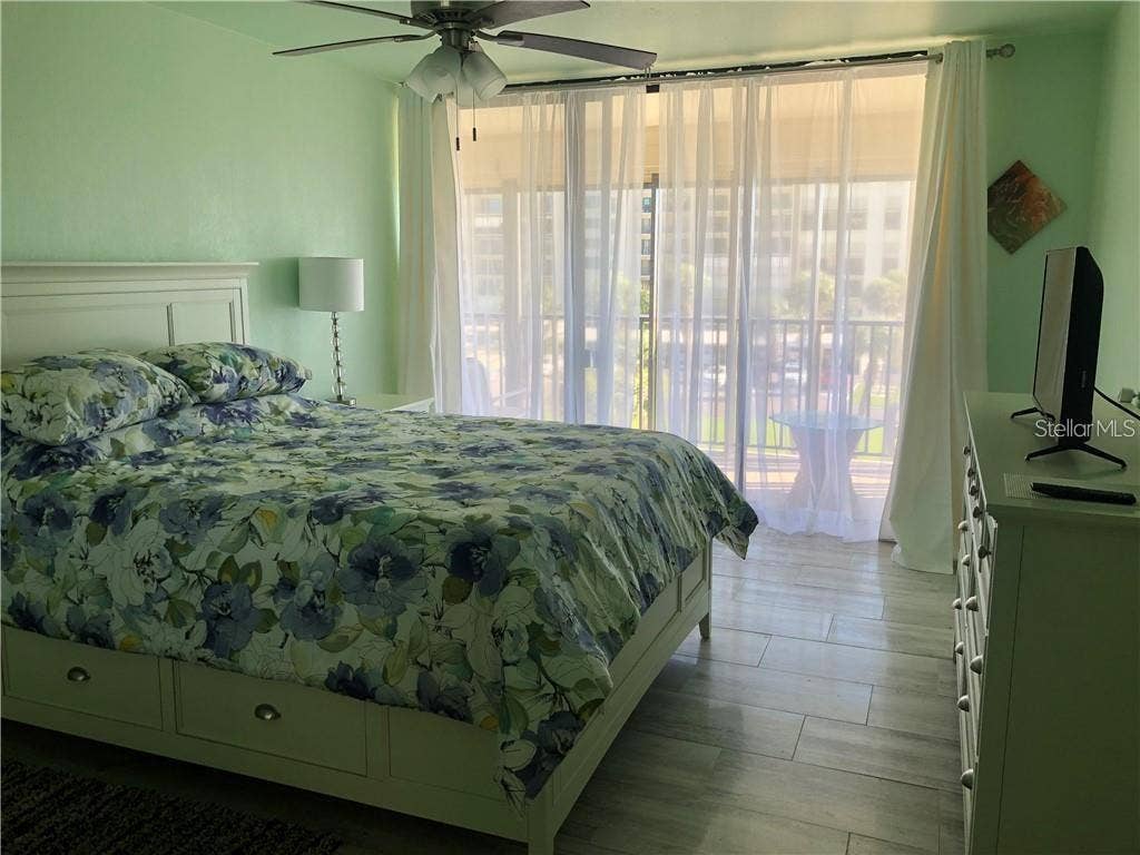 1460 GULF BOULEVARD, #302, Clearwater, FL 33767 1460 GULF BOULEVARD, #302, Clearwater, FL 33767