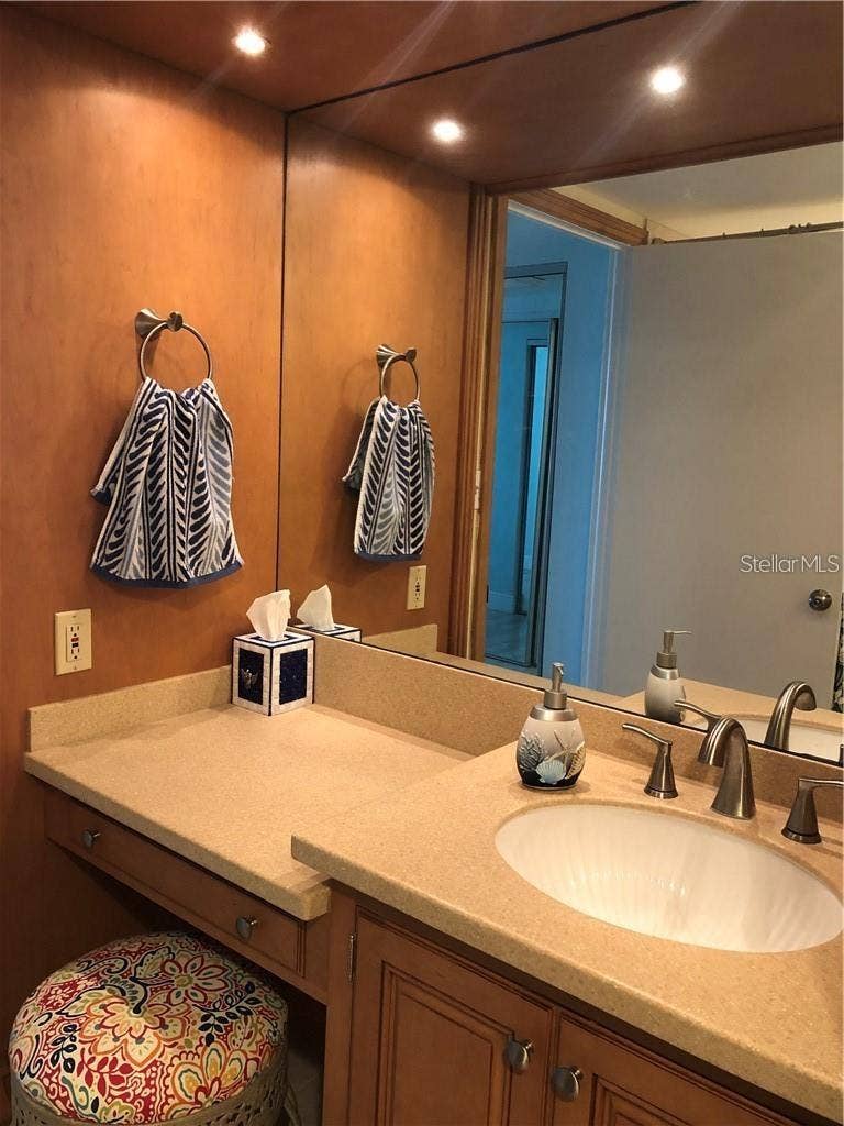 1460 GULF BOULEVARD, #302, Clearwater, FL 33767 1460 GULF BOULEVARD, #302, Clearwater, FL 33767