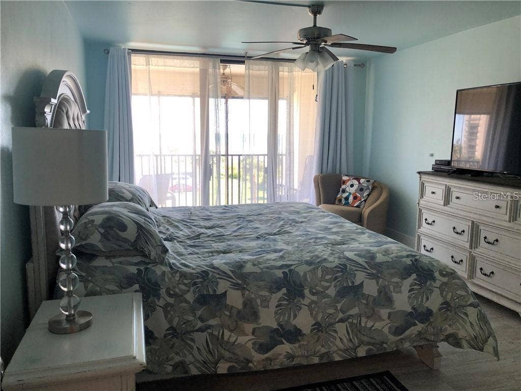 1460 GULF BOULEVARD, #302, Clearwater, FL 33767 Primary Bedroom