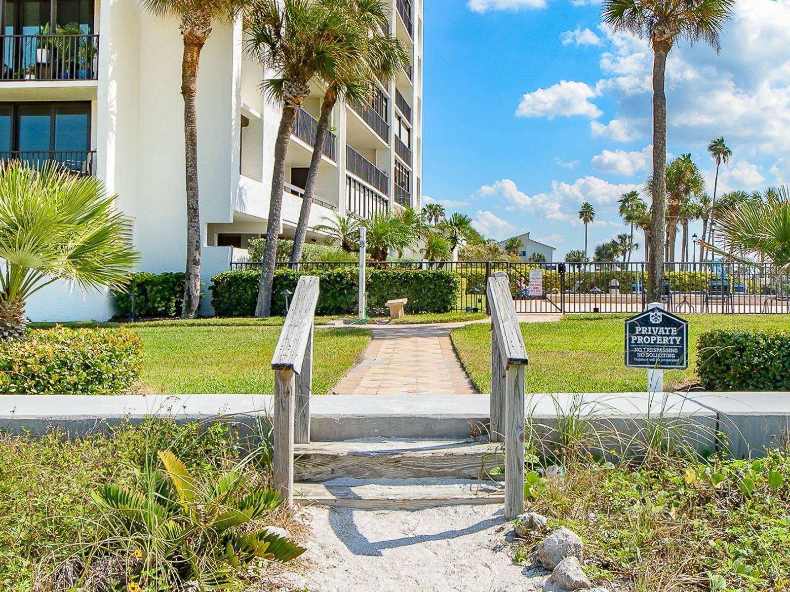 1460 GULF BOULEVARD, #302, Clearwater, FL 33767 Beach access