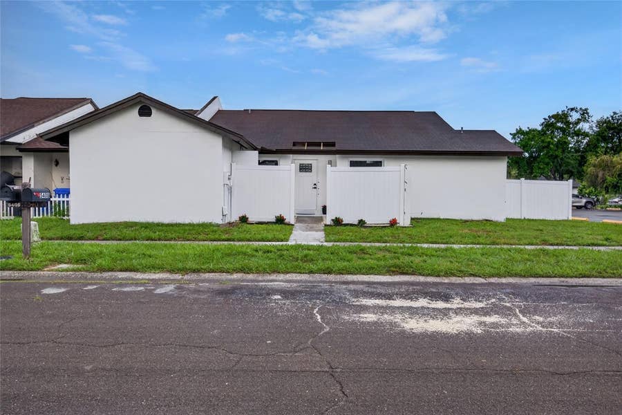 Property photo for 5408 MARLWOOD COURT, Tampa, FL