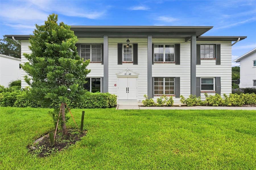 Property photo for 1342 SNELL ISLE BOULEVARD NE, #4, St Petersburg, FL