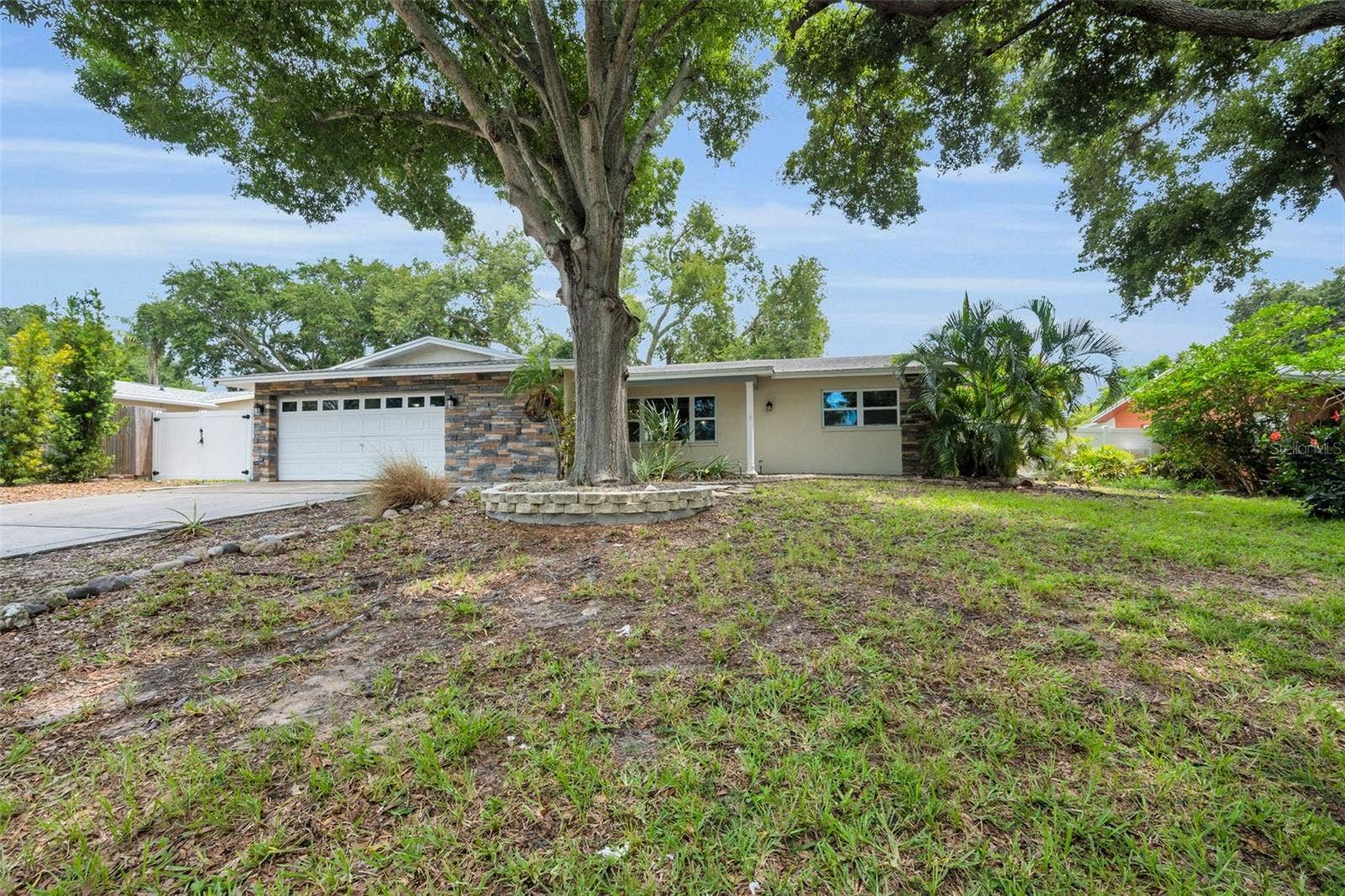 13760 87TH PLACE, Seminole, FL 33776 13760 87TH PLACE, Seminole, FL 33776