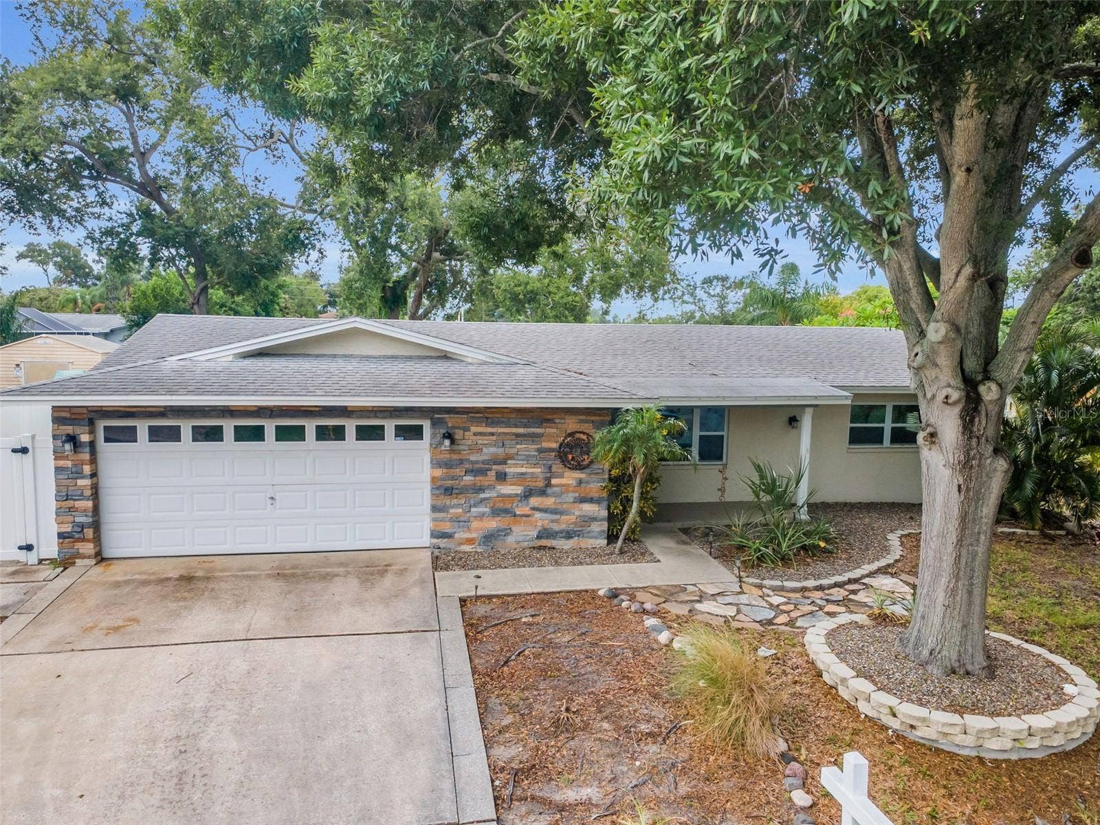 13760 87TH PLACE, Seminole, FL 33776 13760 87TH PLACE, Seminole, FL 33776