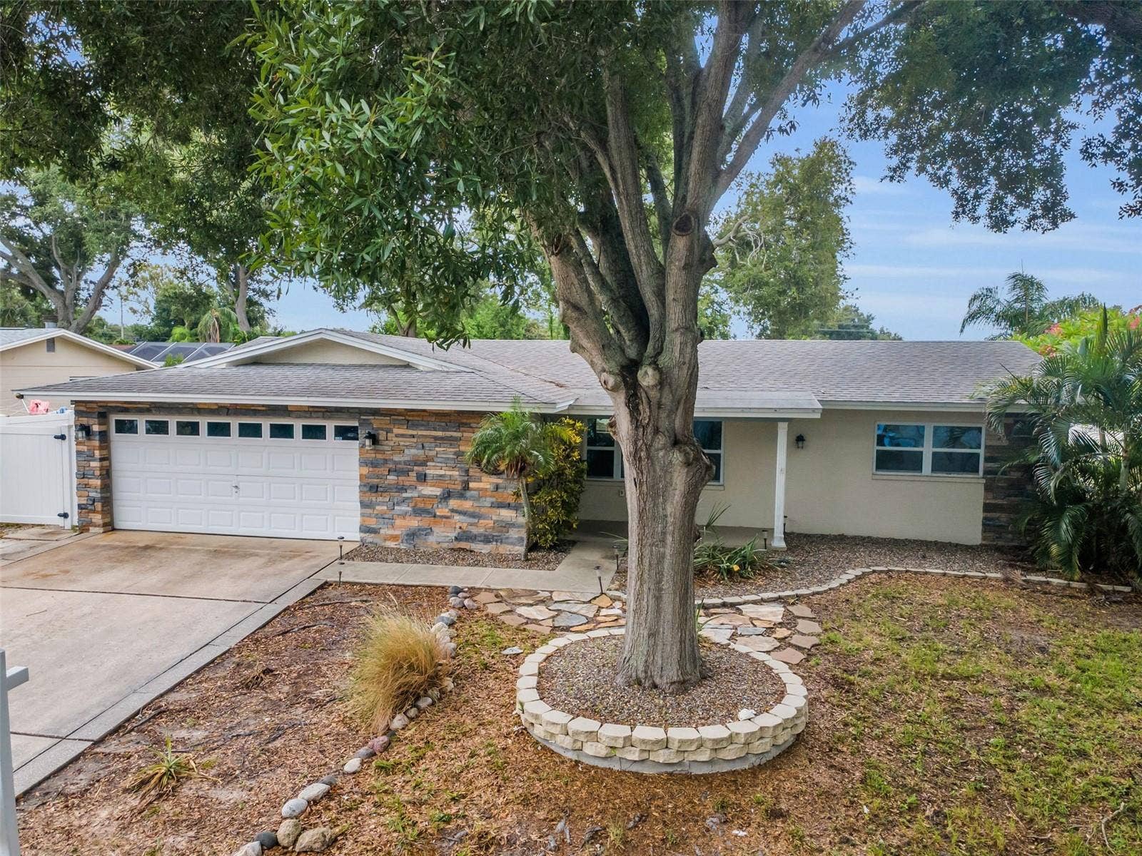 13760 87TH PLACE, Seminole, FL 33776 13760 87TH PLACE, Seminole, FL 33776