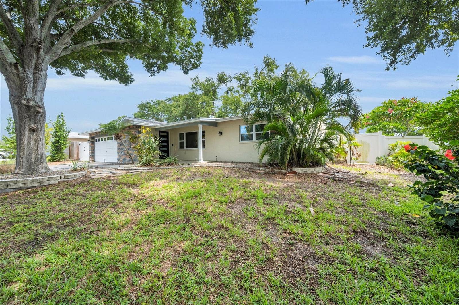 13760 87TH PLACE, Seminole, FL 33776 13760 87TH PLACE, Seminole, FL 33776