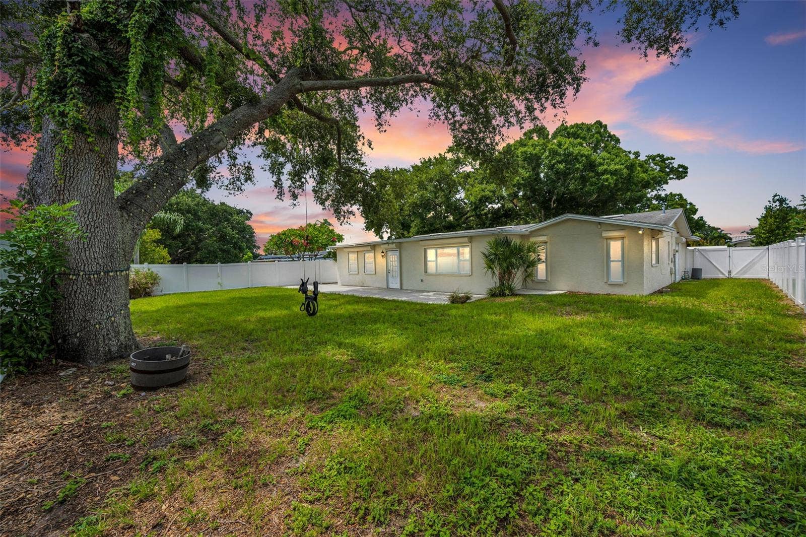 13760 87TH PLACE, Seminole, FL 33776 Huge backyard