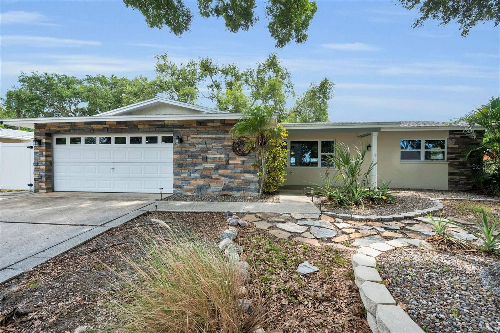 13760 87TH PLACE, Seminole, FL 33776 Oakhurst Park 3 BR, 2 BA, 2 CG Home on a private Cul-de-Sac