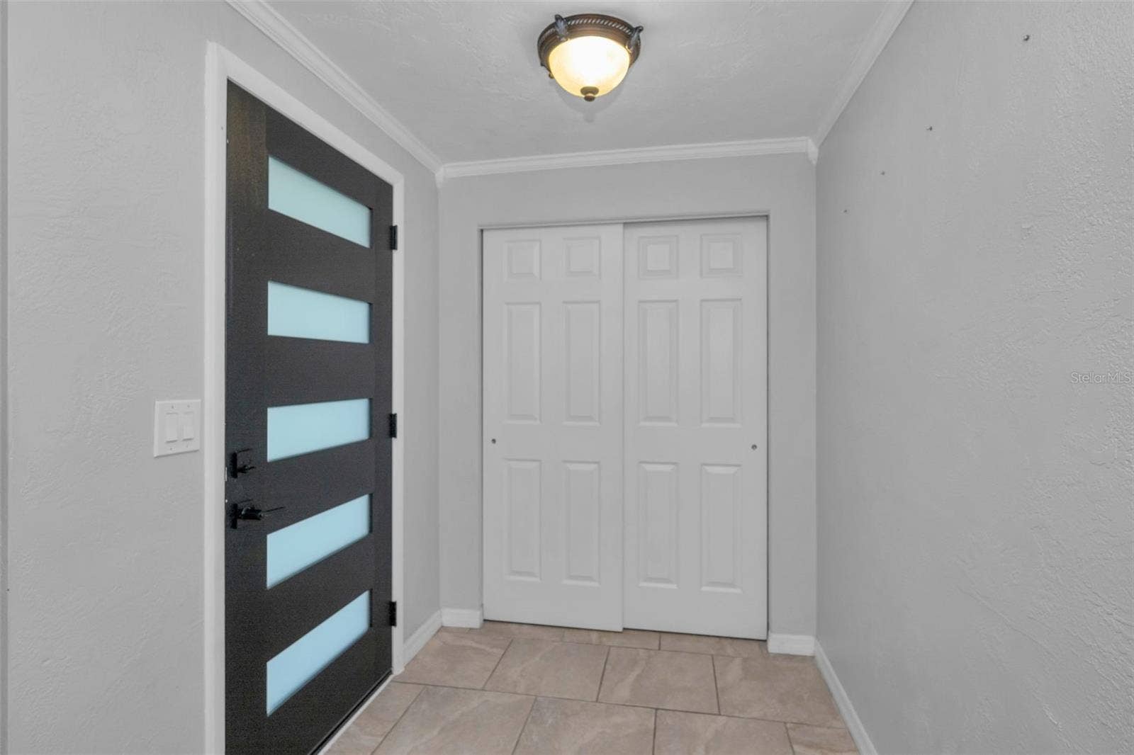 13760 87TH PLACE, Seminole, FL 33776 Foyer