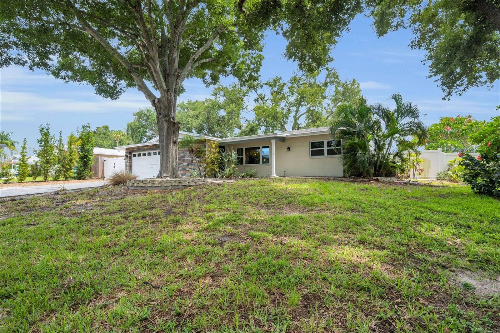 13760 87TH PLACE, Seminole, FL 33776 13760 87TH PLACE, Seminole, FL 33776
