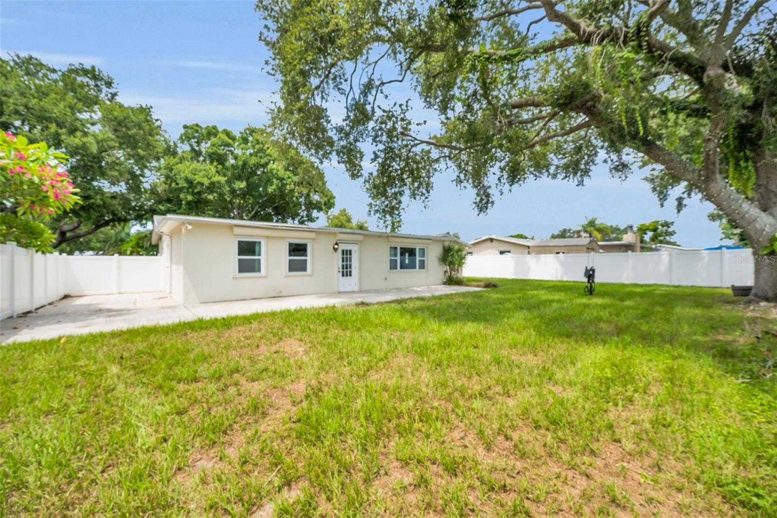 13760 87TH PLACE, Seminole, FL 33776 13760 87TH PLACE, Seminole, FL 33776