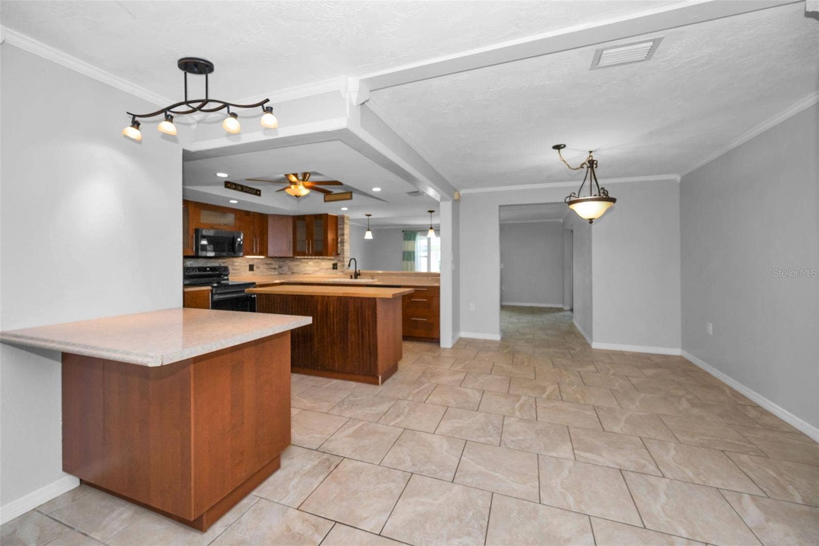 13760 87TH PLACE, Seminole, FL 33776 Dining Area