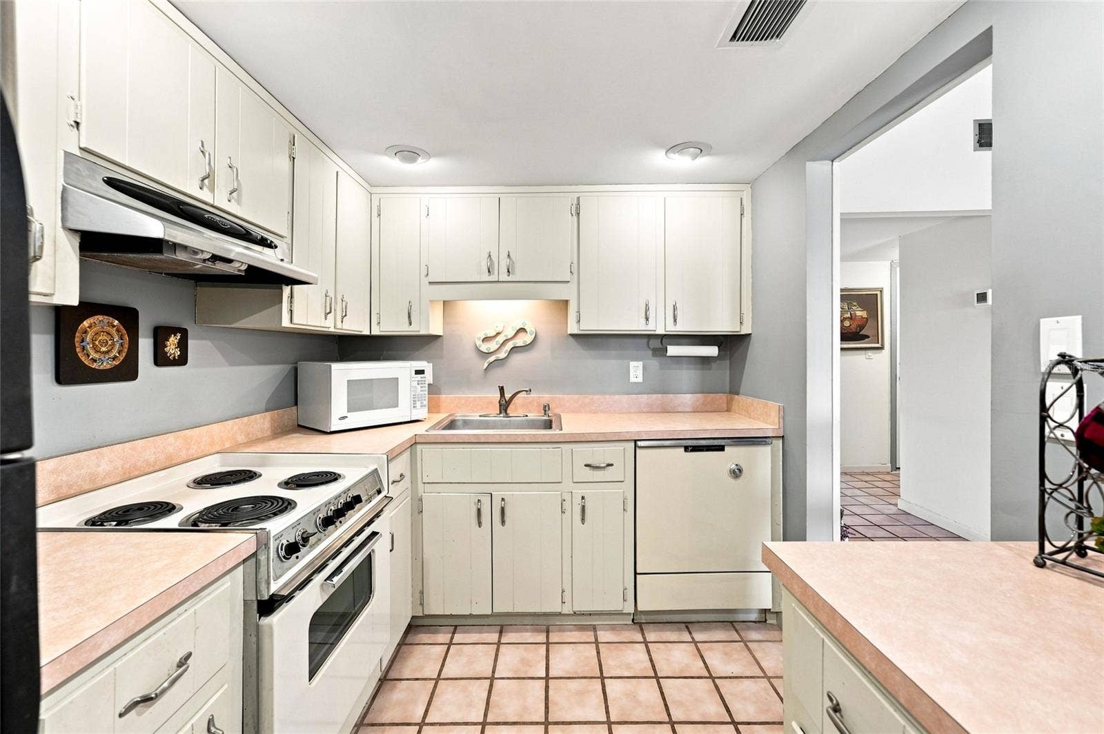 501 PLAZA SEVILLE COURT, #2, Treasure Island, FL 33706 501 PLAZA SEVILLE COURT, #2, Treasure Island, FL 33706