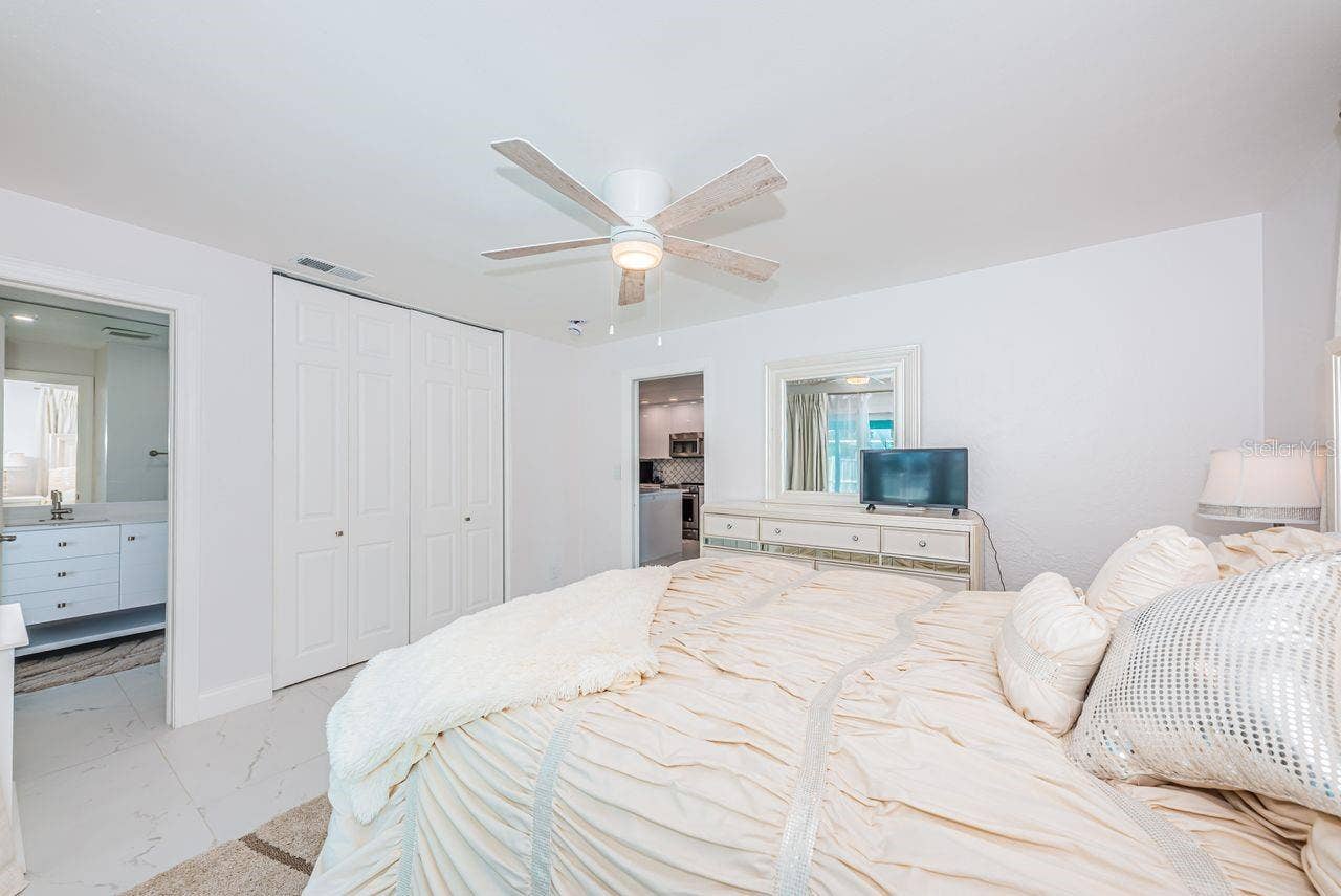 4280 13TH LANE NE, St Petersburg, FL 33703 Bedroom 4 and en suite