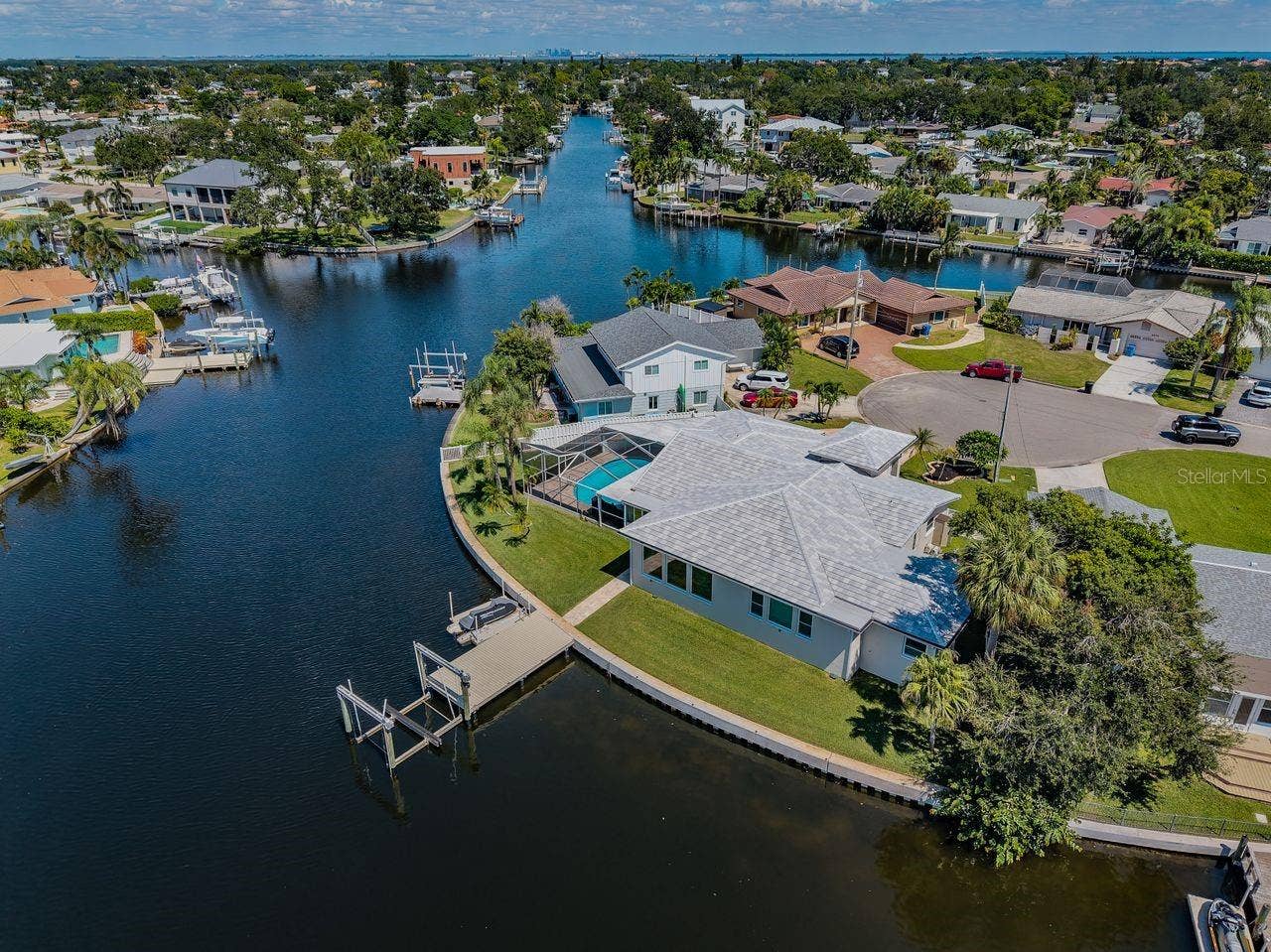 4280 13TH LANE NE, St Petersburg, FL 33703 4280 13TH LANE NE, St Petersburg, FL 33703