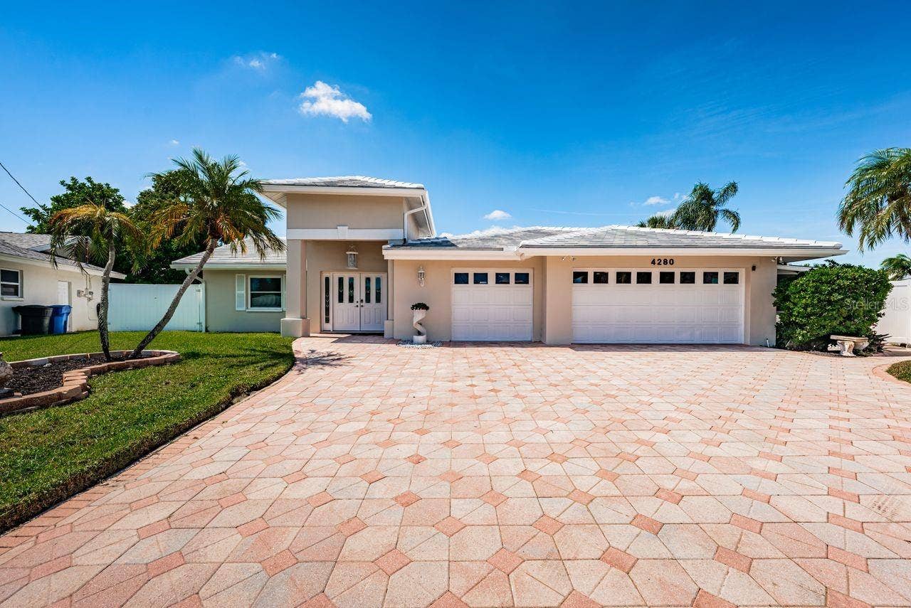 4280 13TH LANE NE, St Petersburg, FL 33703 4280 13TH LANE NE, St Petersburg, FL 33703