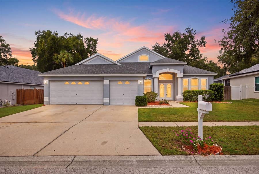 Property photo for 4634 RIVER OVERLOOK DRIVE, Valrico, FL