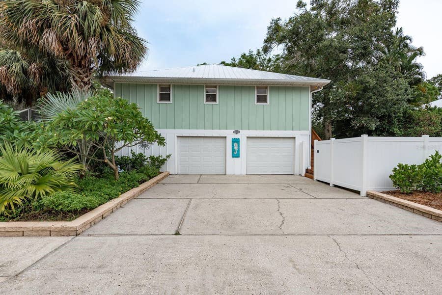 Property photo for 737 OHIO AVENUE, Palm Harbor, FL