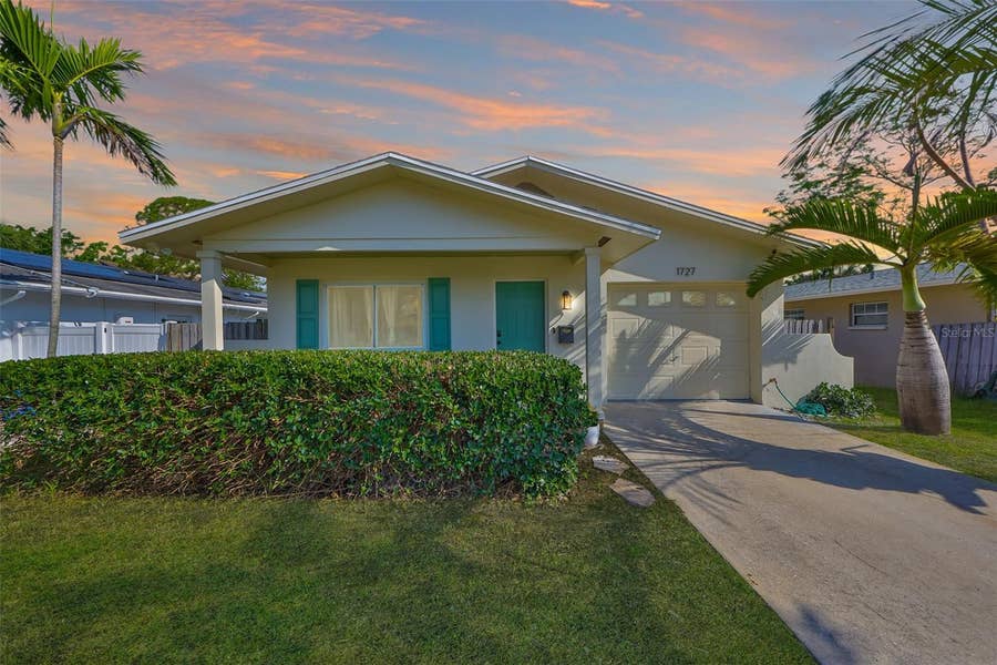 Property photo for 1727 NEW HAMPSHIRE AVENUE NE, St Petersburg, FL