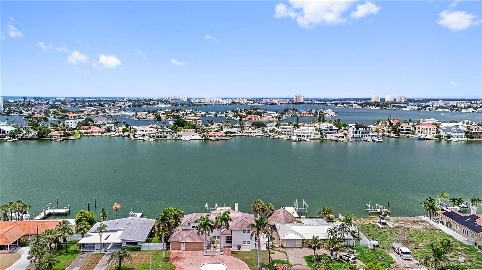 423 55TH AVENUE, St Pete Beach, FL 33706 423 55TH AVENUE, St Pete Beach, FL 33706