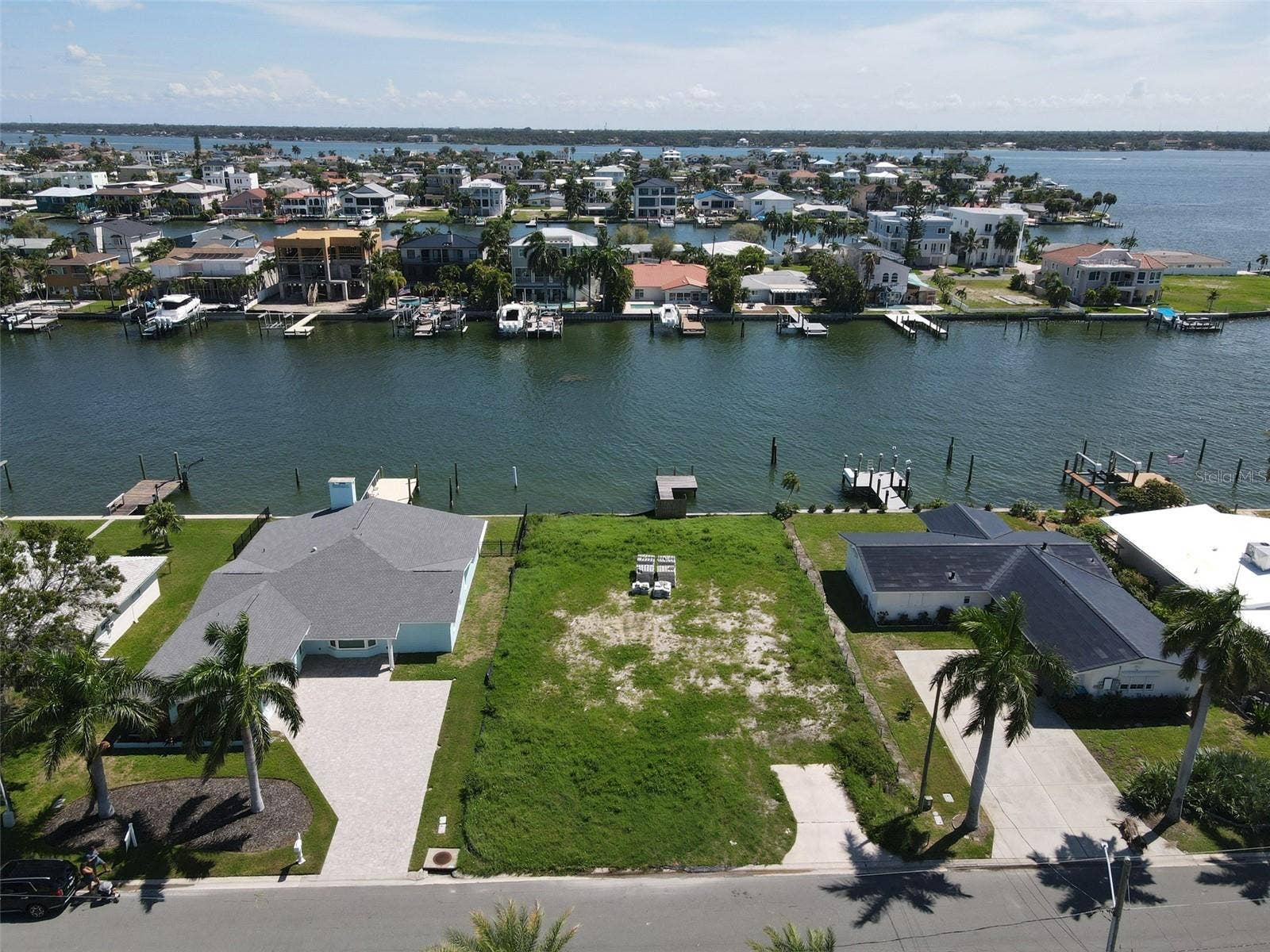 11125 4TH ST E, Treasure Island, FL 33706 11125 4TH ST E, Treasure Island, FL 33706