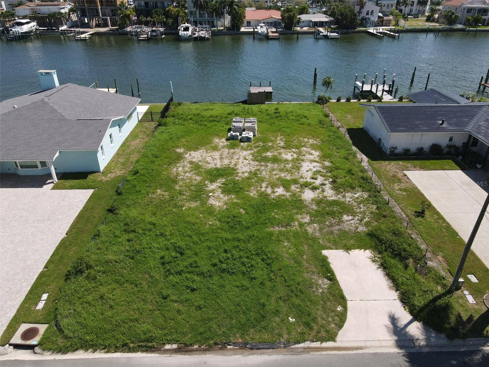 11125 4TH ST E, Treasure Island, FL 33706 11125 4TH ST E, Treasure Island, FL 33706