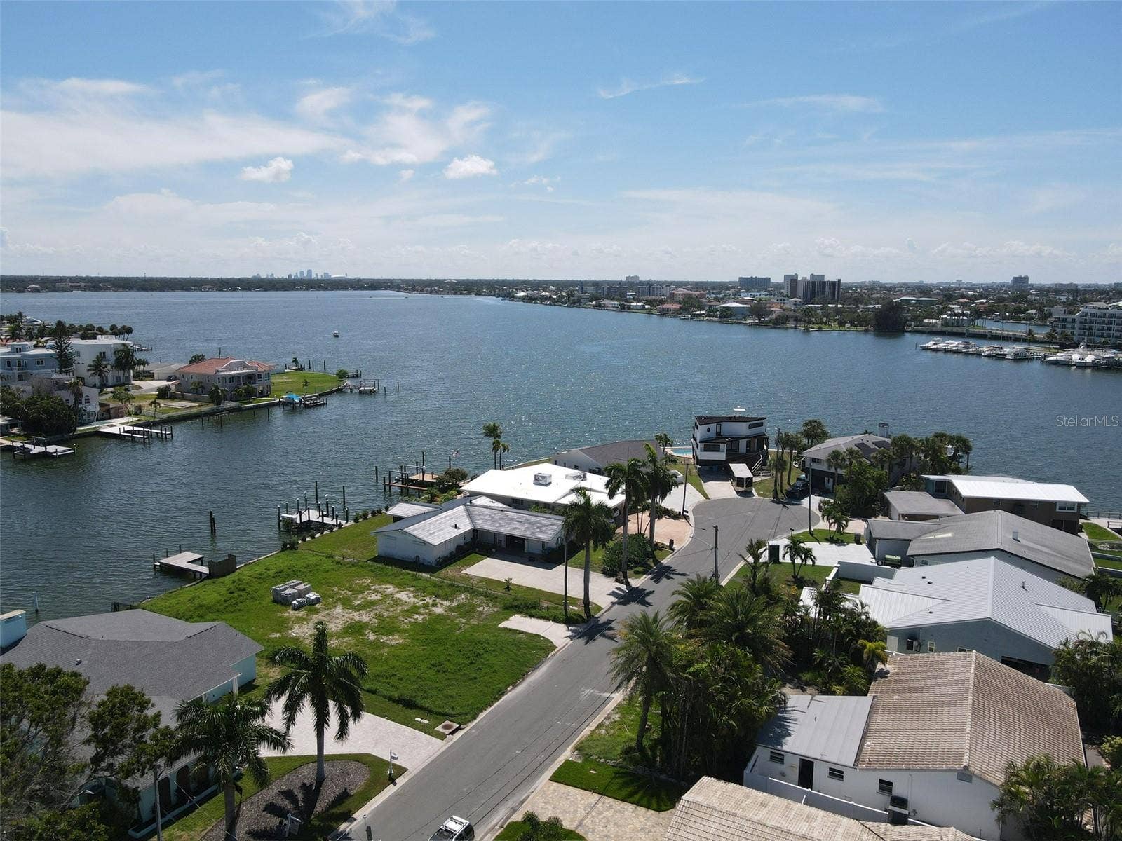 11125 4TH ST E, Treasure Island, FL 33706 11125 4TH ST E, Treasure Island, FL 33706
