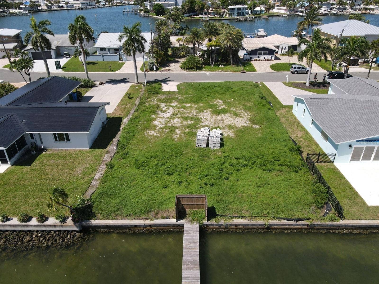 11125 4TH ST E, Treasure Island, FL 33706 11125 4TH ST E, Treasure Island, FL 33706