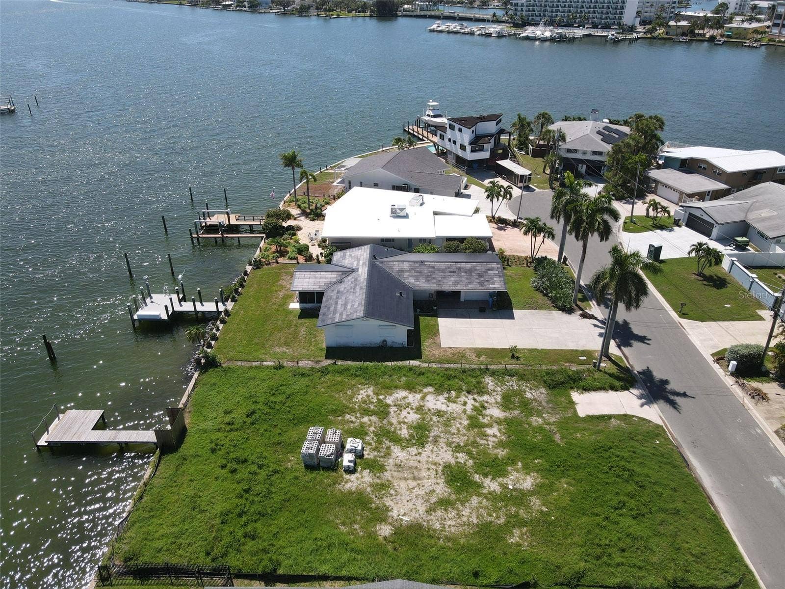 11125 4TH ST E, Treasure Island, FL 33706 11125 4TH ST E, Treasure Island, FL 33706