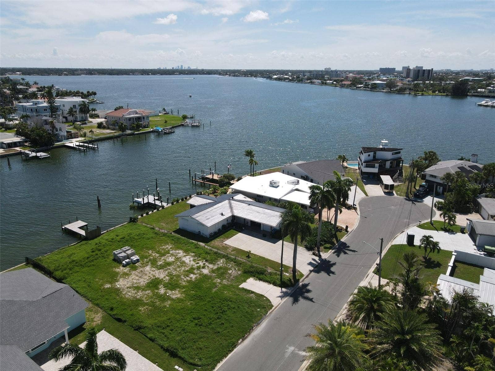 11125 4TH ST E, Treasure Island, FL 33706 11125 4TH ST E, Treasure Island, FL 33706