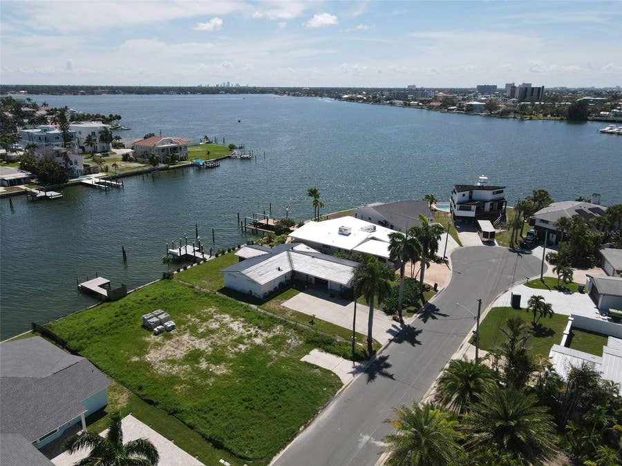 Property photo for 11125 4TH ST E, Treasure Island, FL