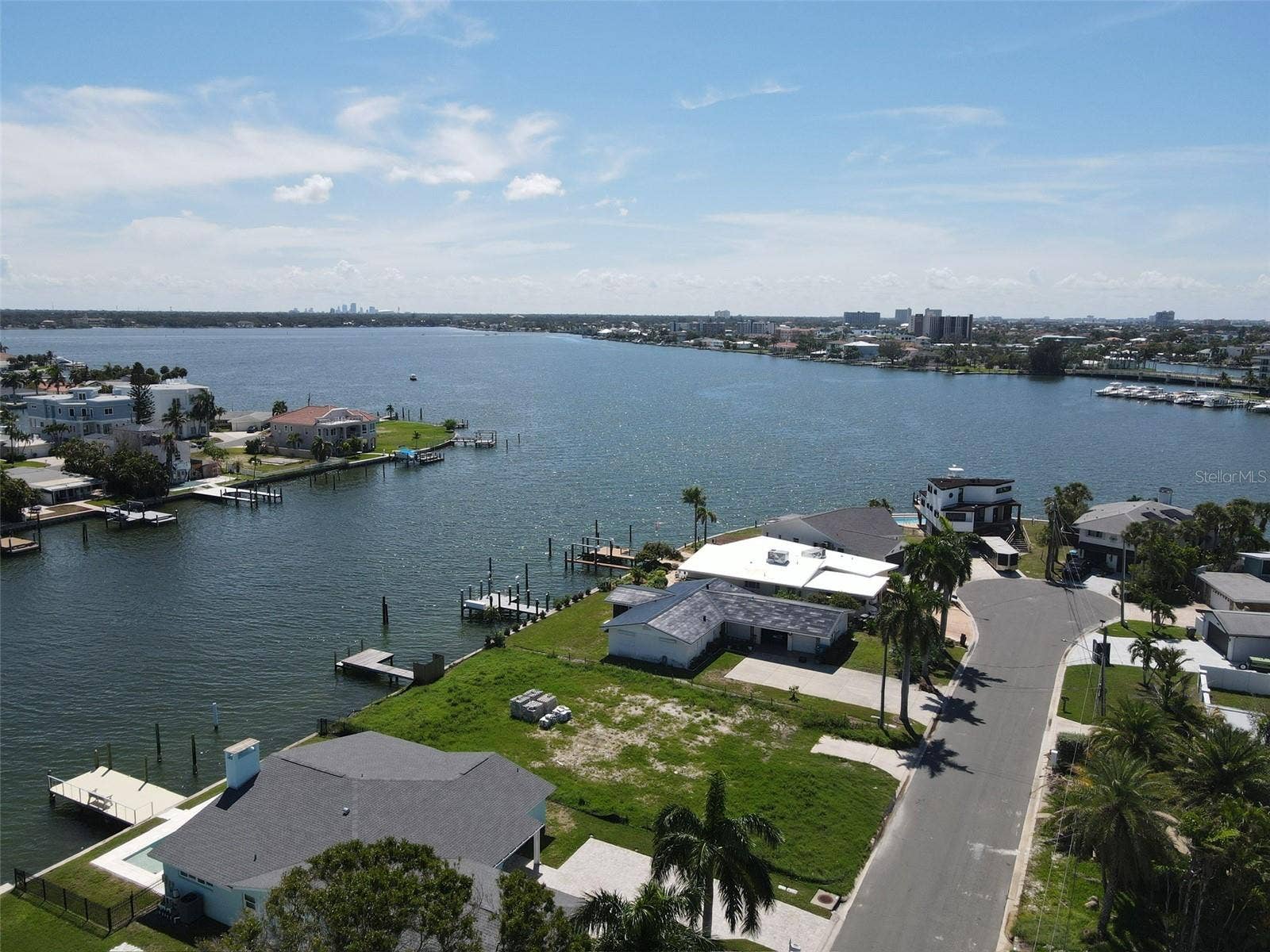11125 4TH ST E, Treasure Island, FL 33706 11125 4TH ST E, Treasure Island, FL 33706