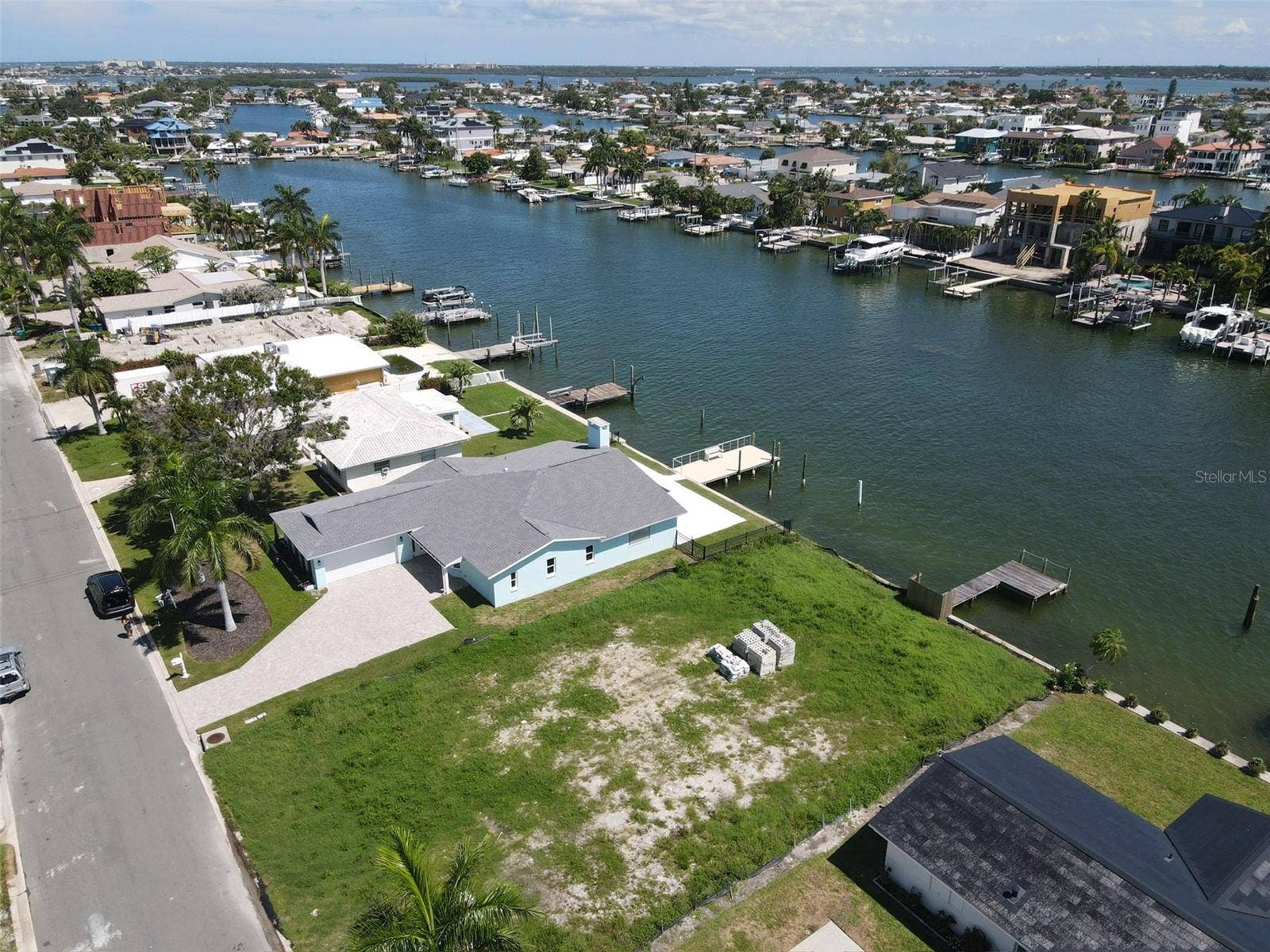 11125 4TH ST E, Treasure Island, FL 33706 11125 4TH ST E, Treasure Island, FL 33706