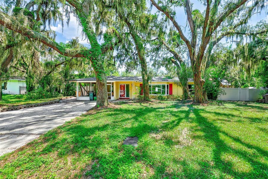 Property photo for 303 SAINT AUGUSTINE AVENUE, Temple Terrace, FL