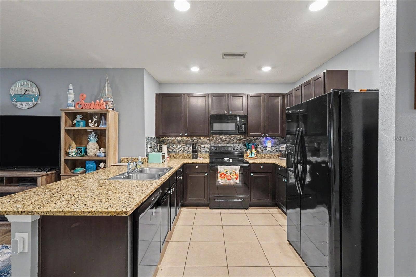 3918 WILLOW HAMMOCK DRIVE, Palmetto, FL 34221 3918 WILLOW HAMMOCK DRIVE, Palmetto, FL 34221