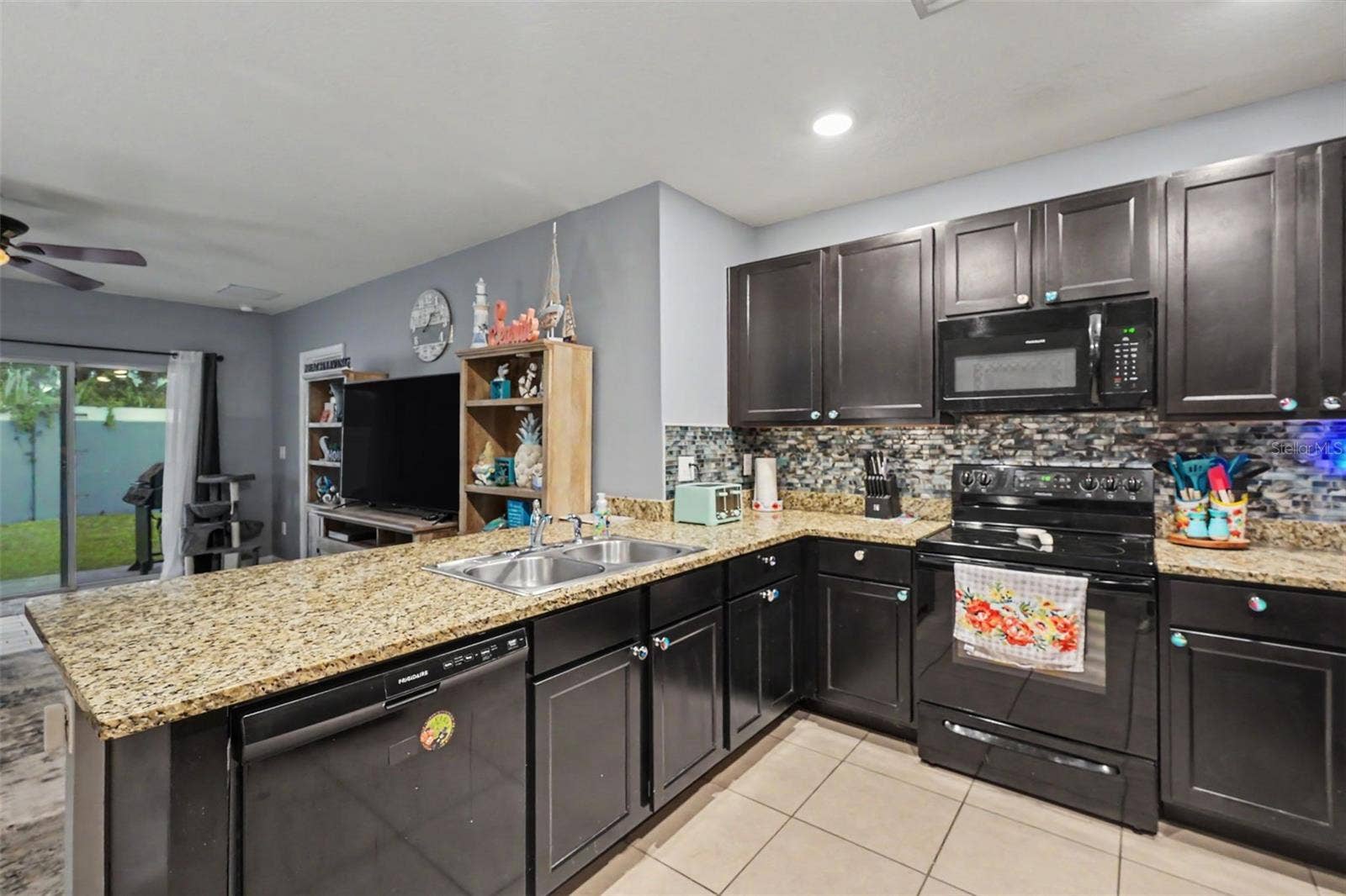 3918 WILLOW HAMMOCK DRIVE, Palmetto, FL 34221 3918 WILLOW HAMMOCK DRIVE, Palmetto, FL 34221