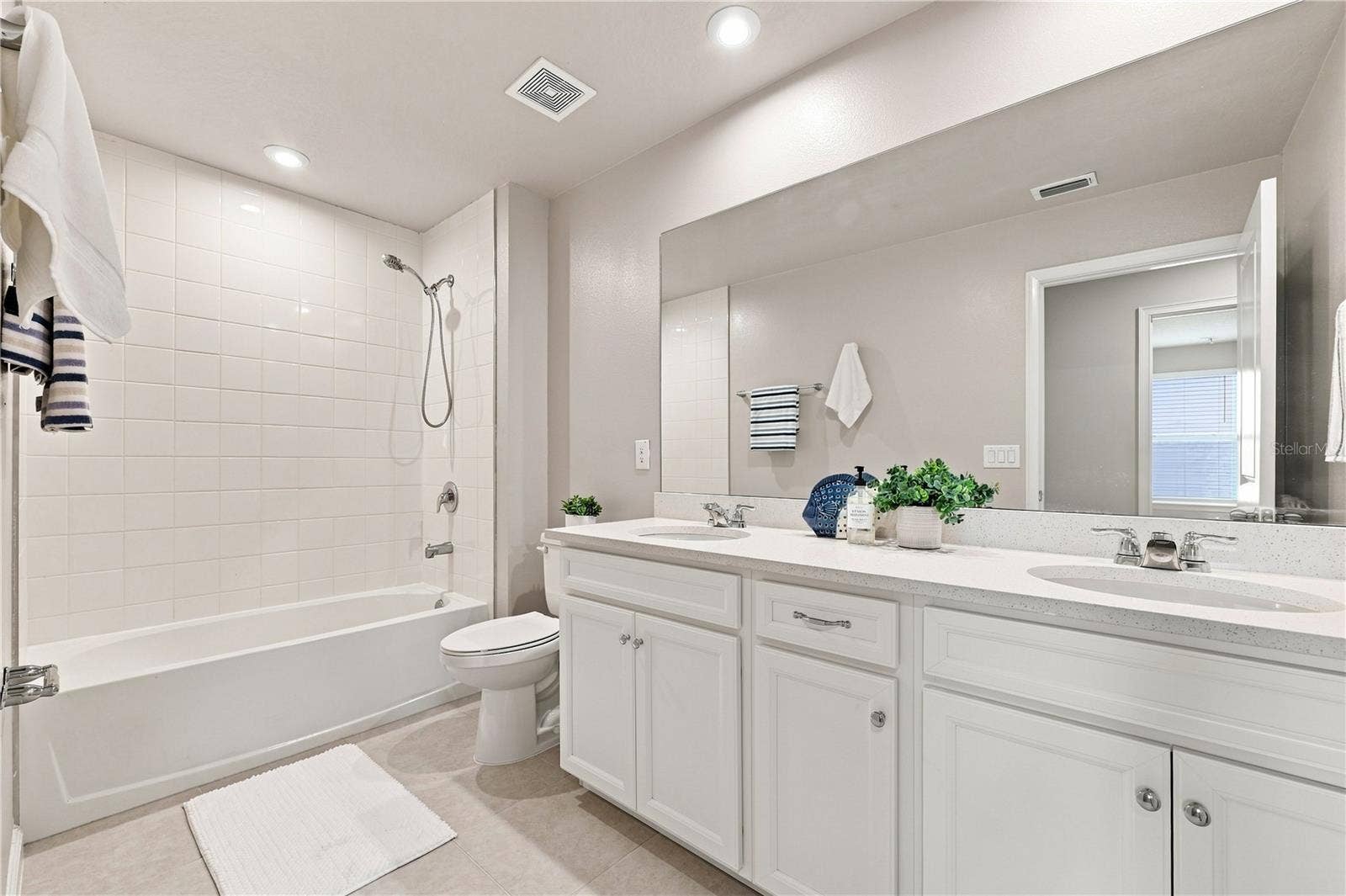 19780 BLUE POND DRIVE, Lutz, FL 33558