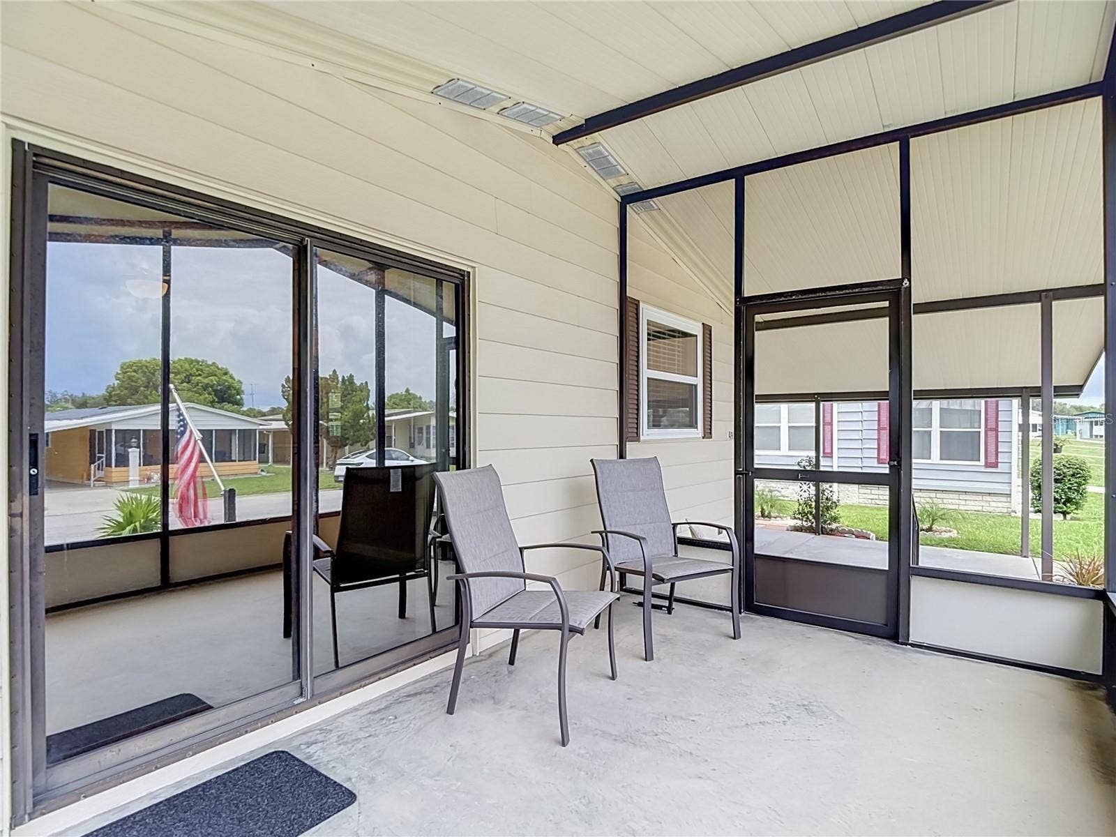 4919 BLANCO DRIVE, Zephyrhills, FL 33541 Screened Front Porch