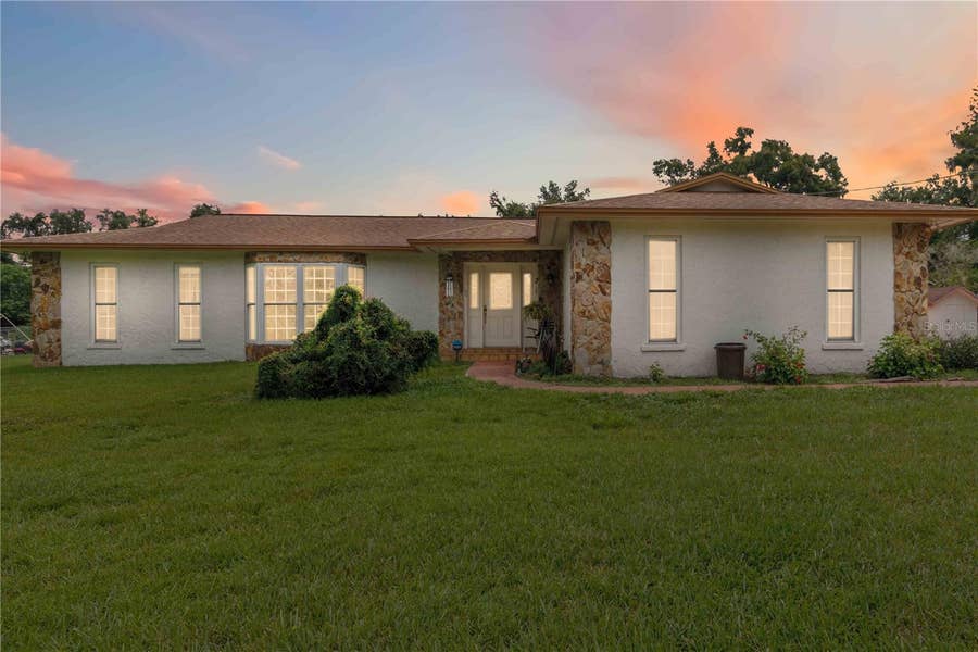 Property photo for 4803 LYNN OAKS CIRCLE, Dover, FL