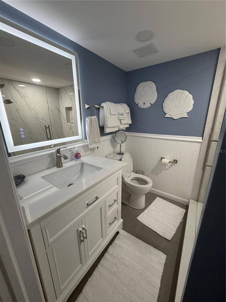 1270 GULF BOULEVARD, #707, Clearwater Beach, FL 33767 Brand new Primary Bath