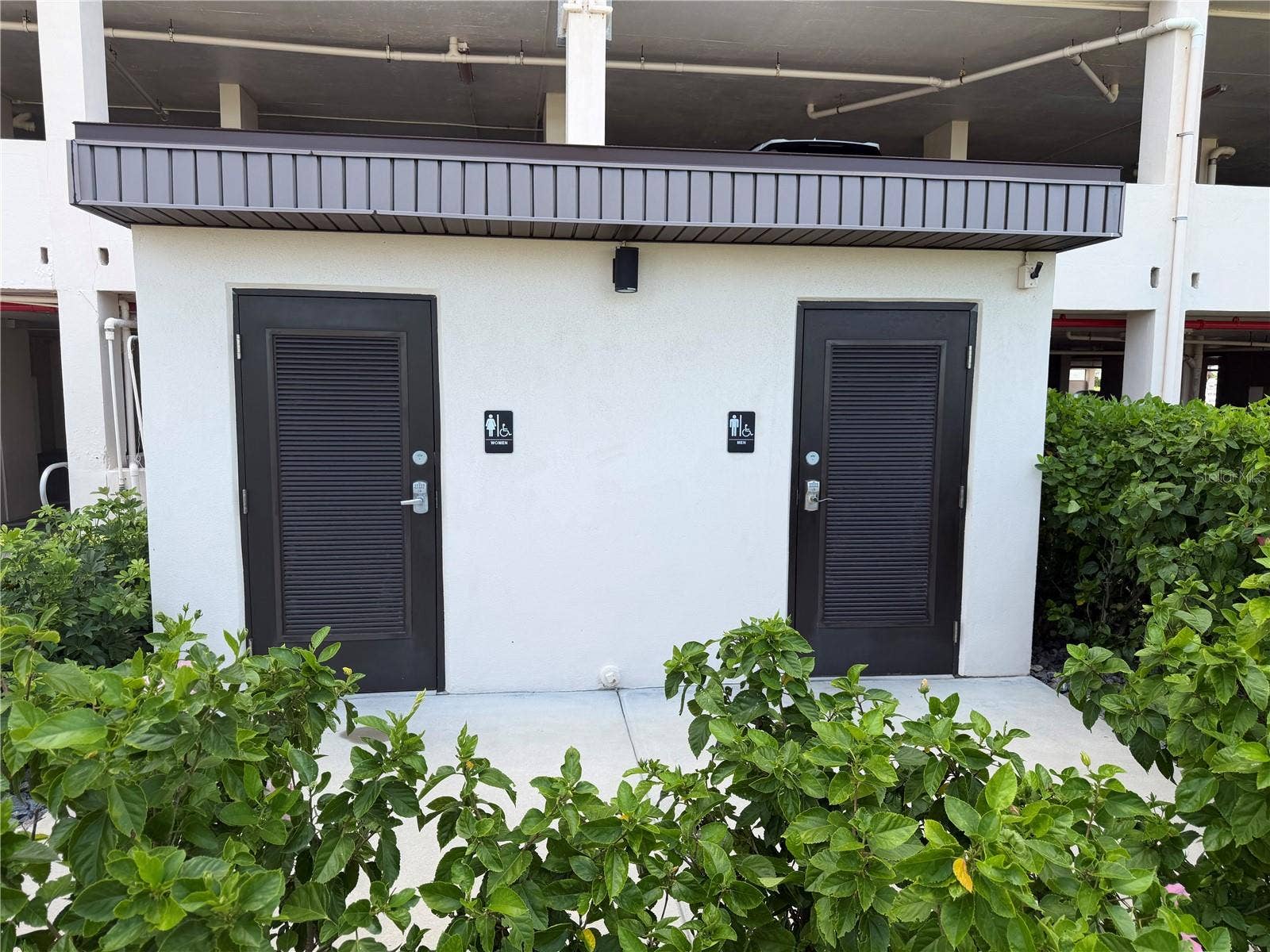 1270 GULF BOULEVARD, #707, Clearwater Beach, FL 33767 Restrooms close by