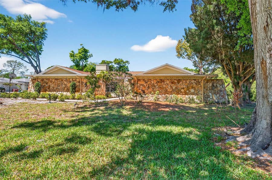 Property photo for 2111 PADDOCK CIRCLE, Dunedin, FL